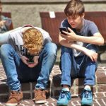 Os desafios do uso excessivo de redes sociais na adolescência